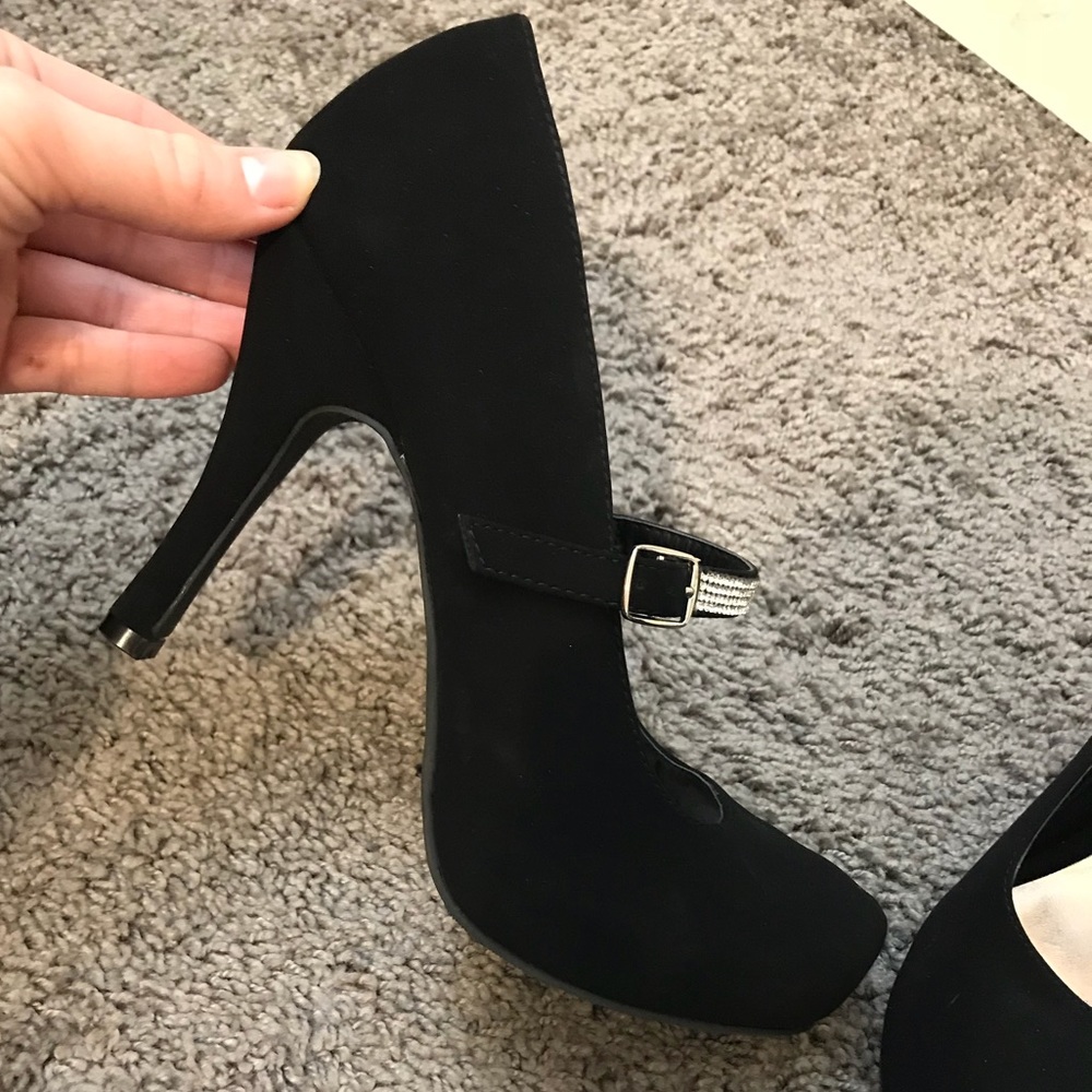 Black suede heels - Picture 4 of 5